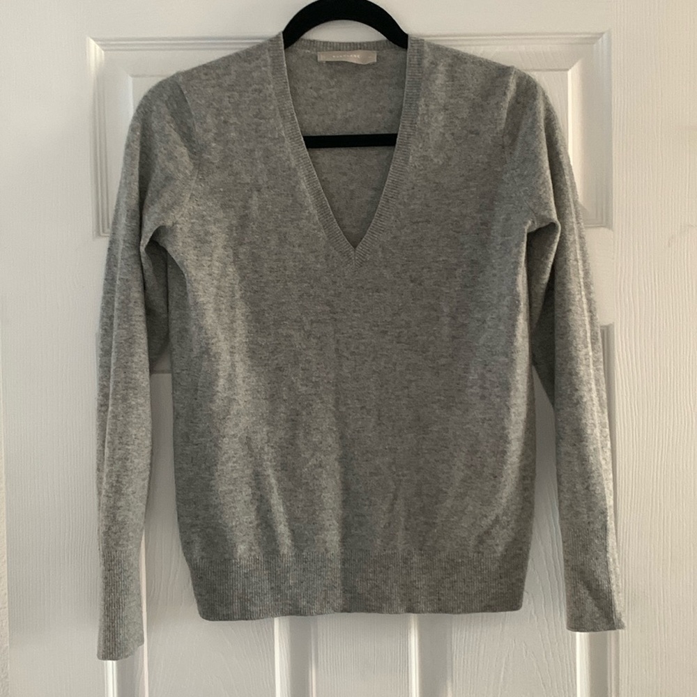 Everlane V-Neck Cashmere Sweater